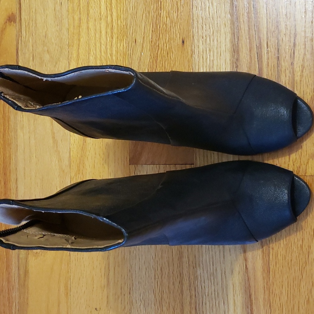 Nine West Booties 8.5M 3.5 heel